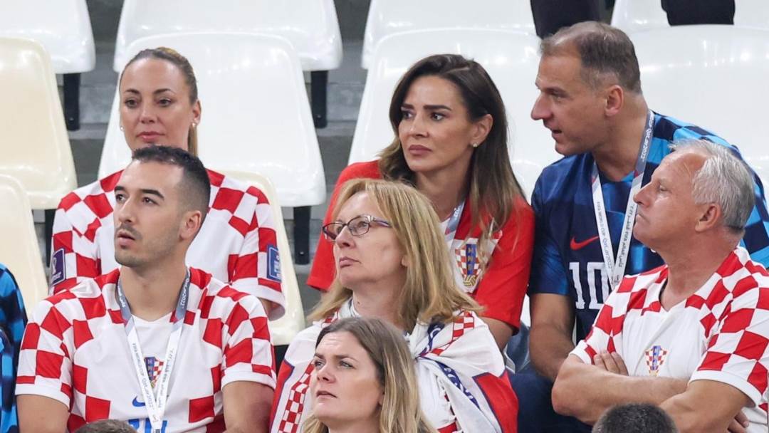 Andrea Čermak i Hrvoje Čermak s Vanjom Modrić u Katru