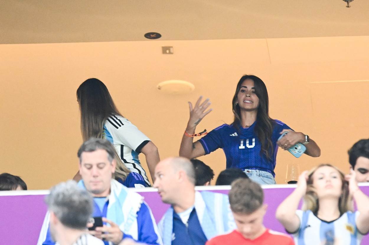 Antonela Roccuzzo bodrila je supruga Lionela Messija na katarskim tribinama