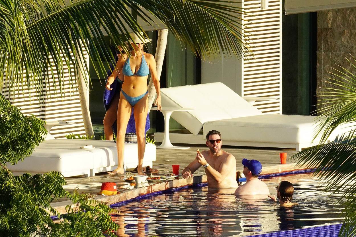 Kate Upton sa suprugom i prijateljima na odmoru u St Bartsu