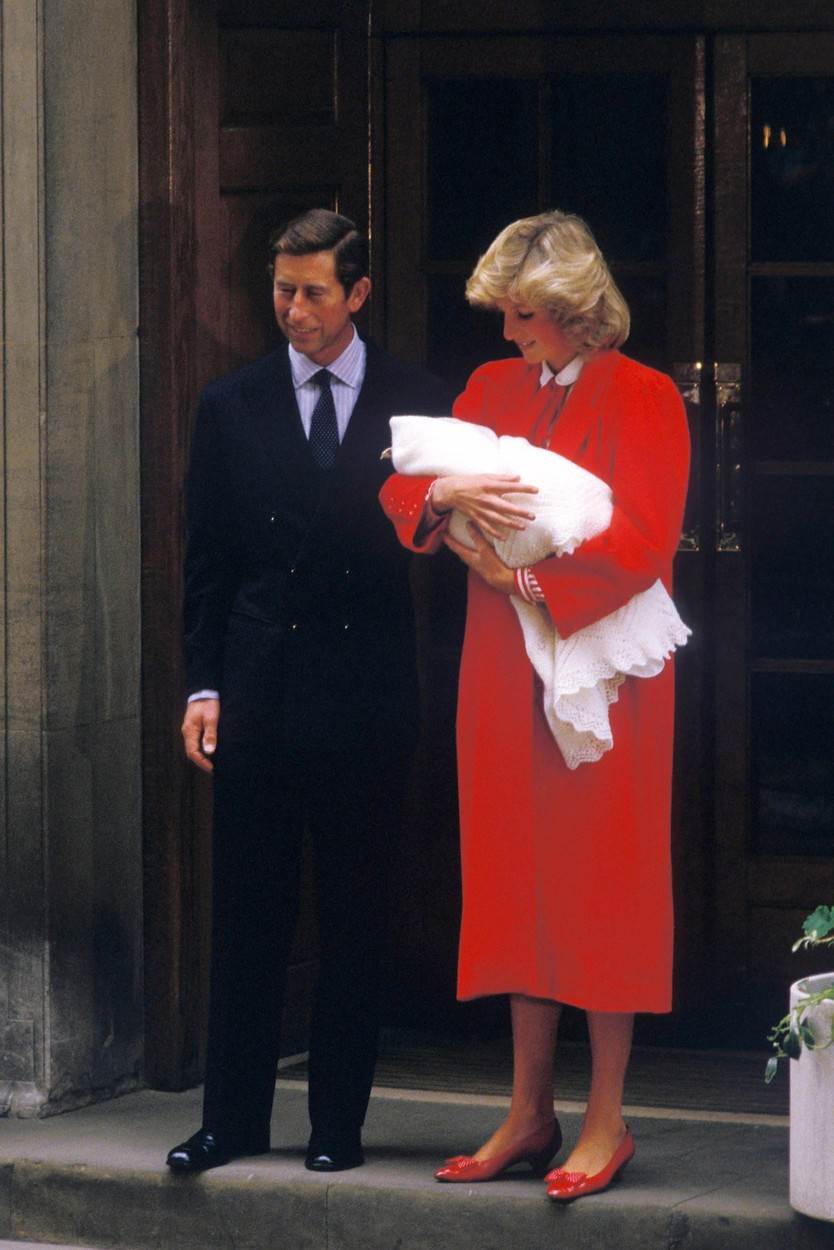 Kralj Charles i princeza Diana s bebom Harryjem