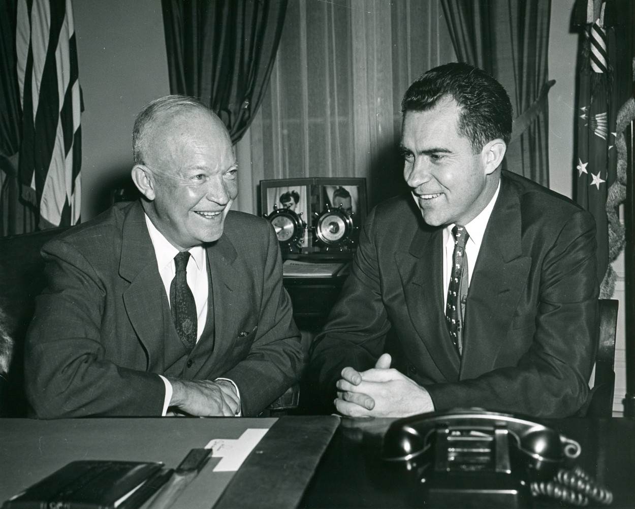 Richard Nixon je imao seks skandal s hotesom