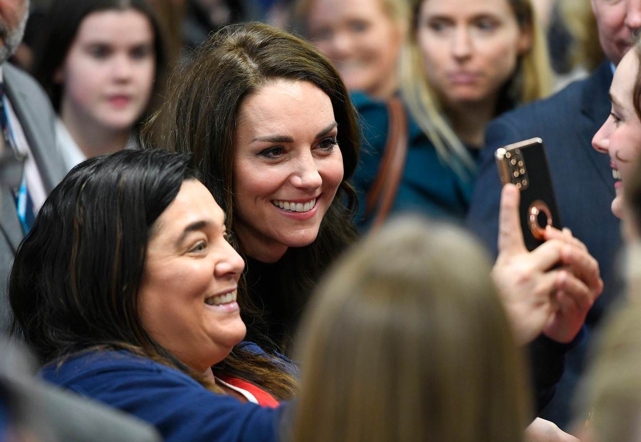 Kate Middleton snima selfie