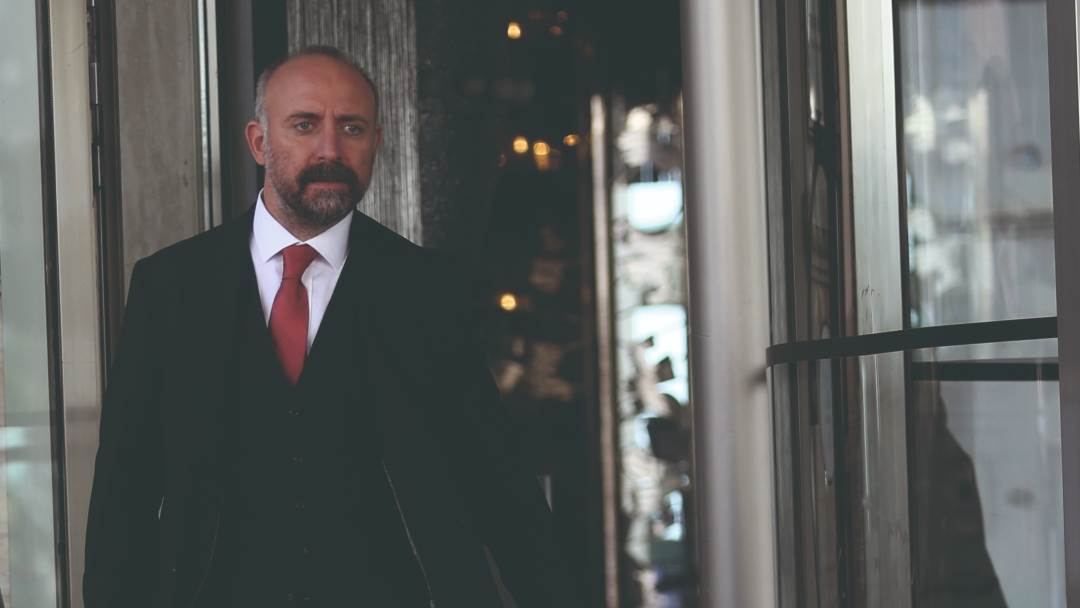 Halit Ergenc glumi u seriji Očev izbor