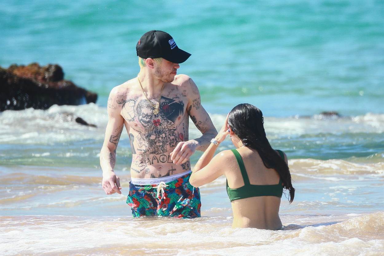 Chase Sui Wonders i Pete Davidson na Havajima