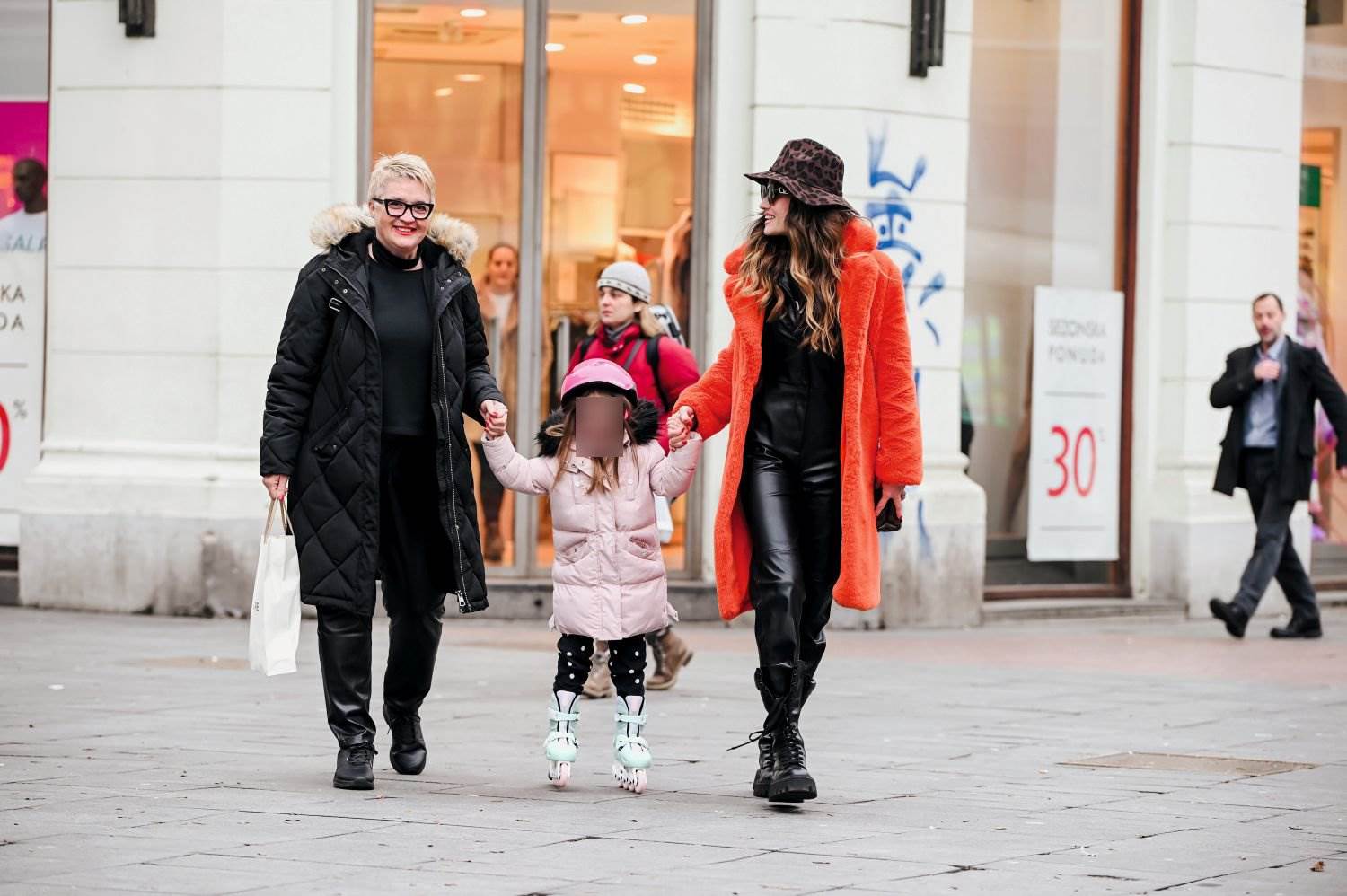 Maja Cvjetković s mamom i kćeri na špici