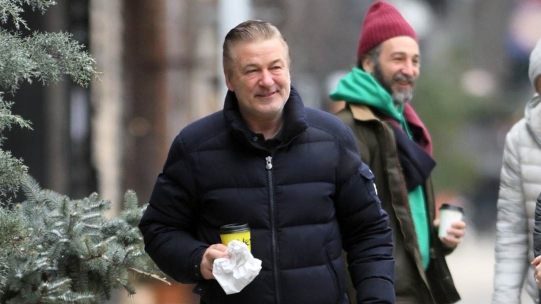 Alec Baldwin snimljen s osmijehom na licu