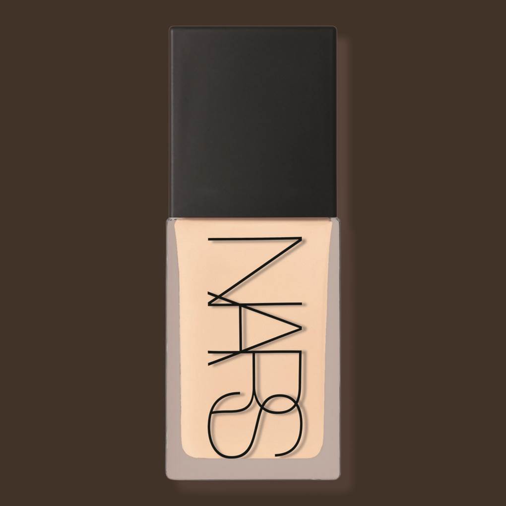 NARS Light Reflecting Foundation, sjajni puder s biomimetičkom zobi i peptidima, 48 € / 361, 65 kn, Cultbeauty.com