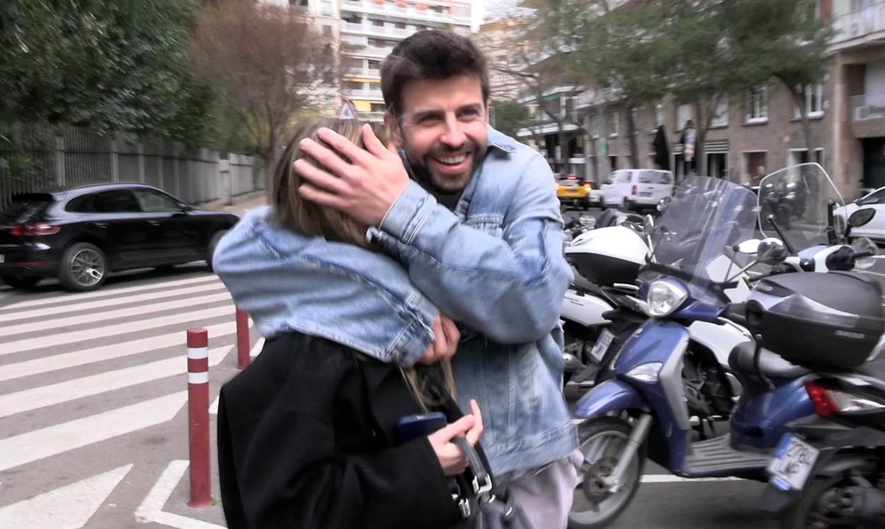 Gerard Pique i Clara Chia Marti snimljeni u šetnji Barcelonom