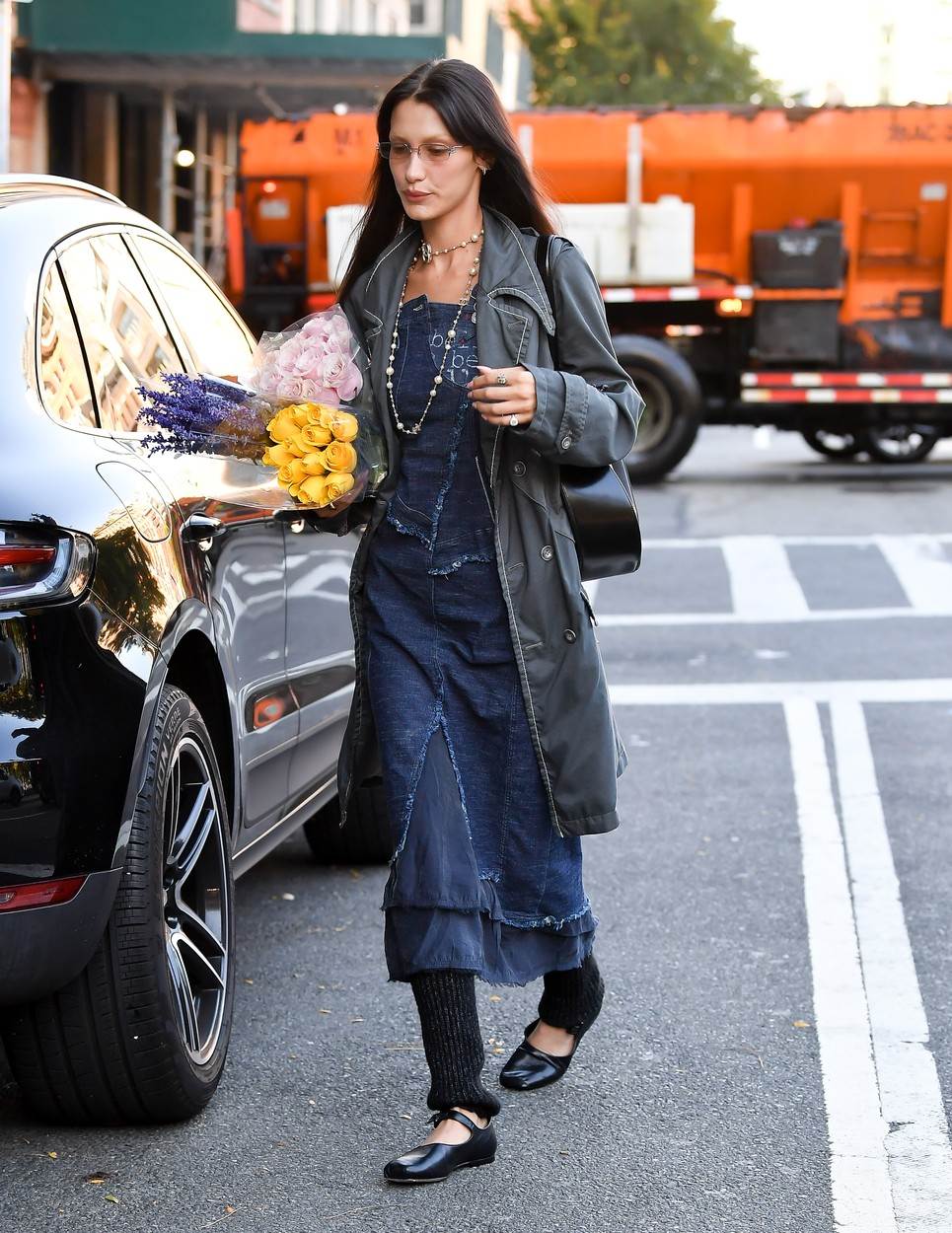 Bella Hadid nosi traper maxi haljinu