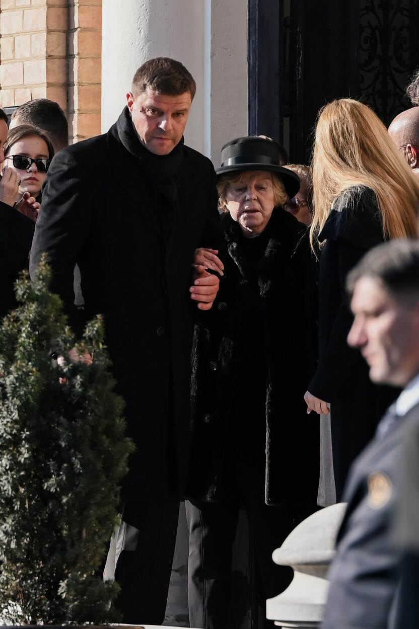 Zdenka Blažević i Miroslav Blažević Junior na pogrebu Miroslava Ćire Blaževića