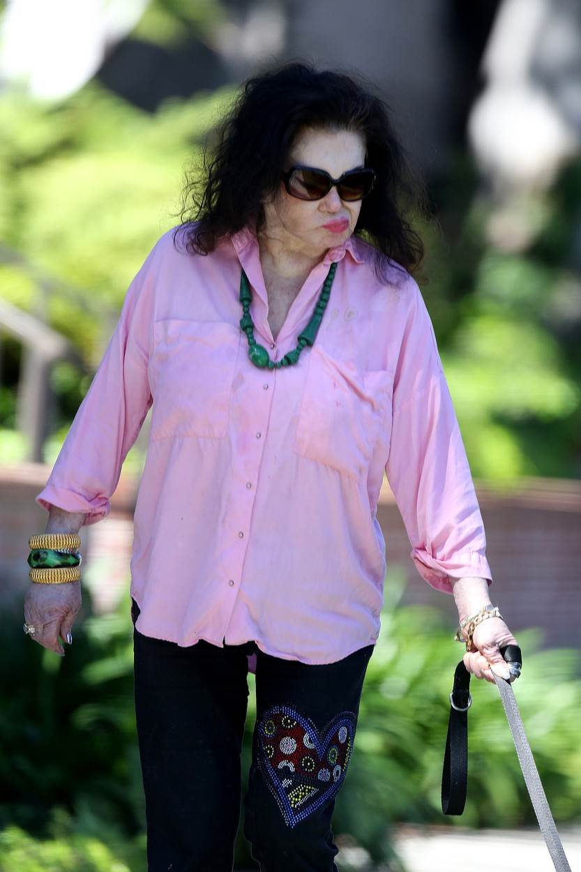 Jackie Stallone unakazila se plastičnim operacijama