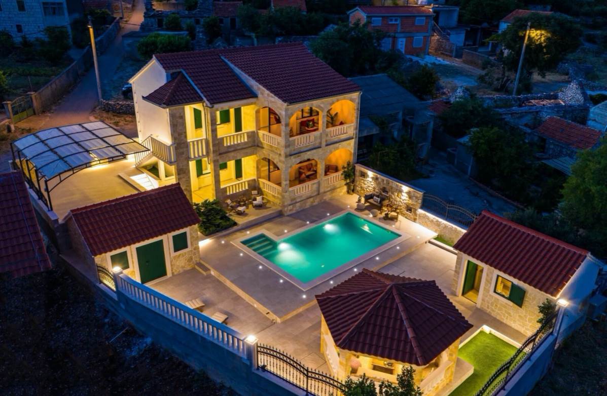 Villa H Resort.