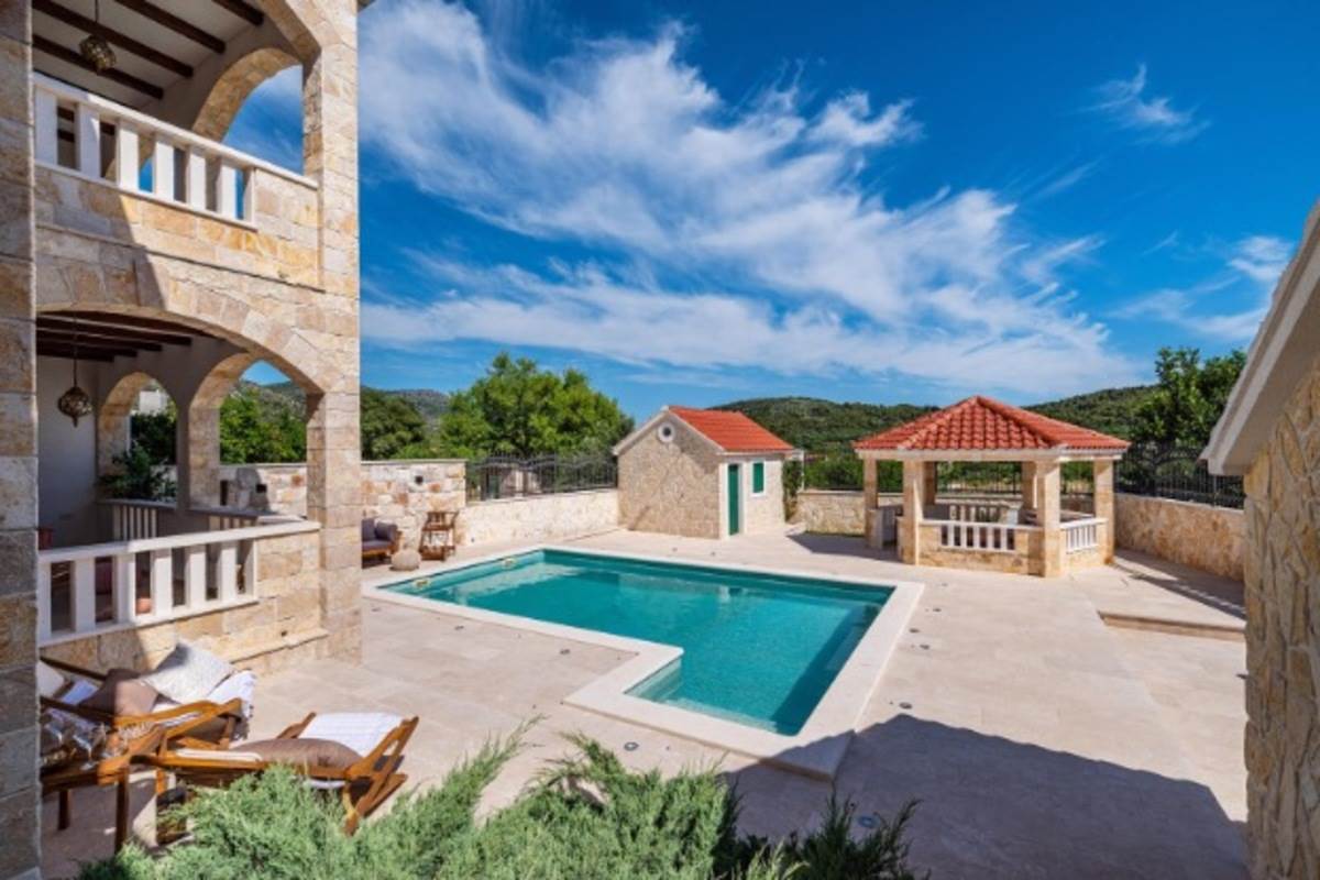 Villa H Resort