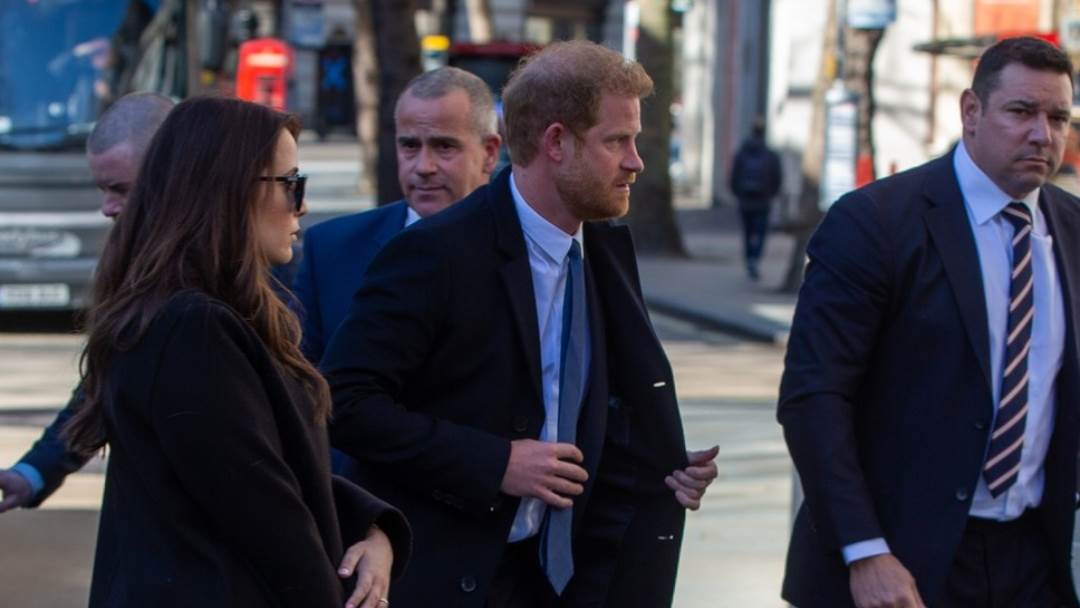 Princ Harry napustio je Veliku Britaniju odmah nakon ceremonije krunidbe