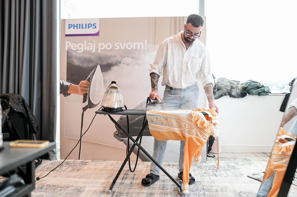 Robert Sever x Philips 01.jpg