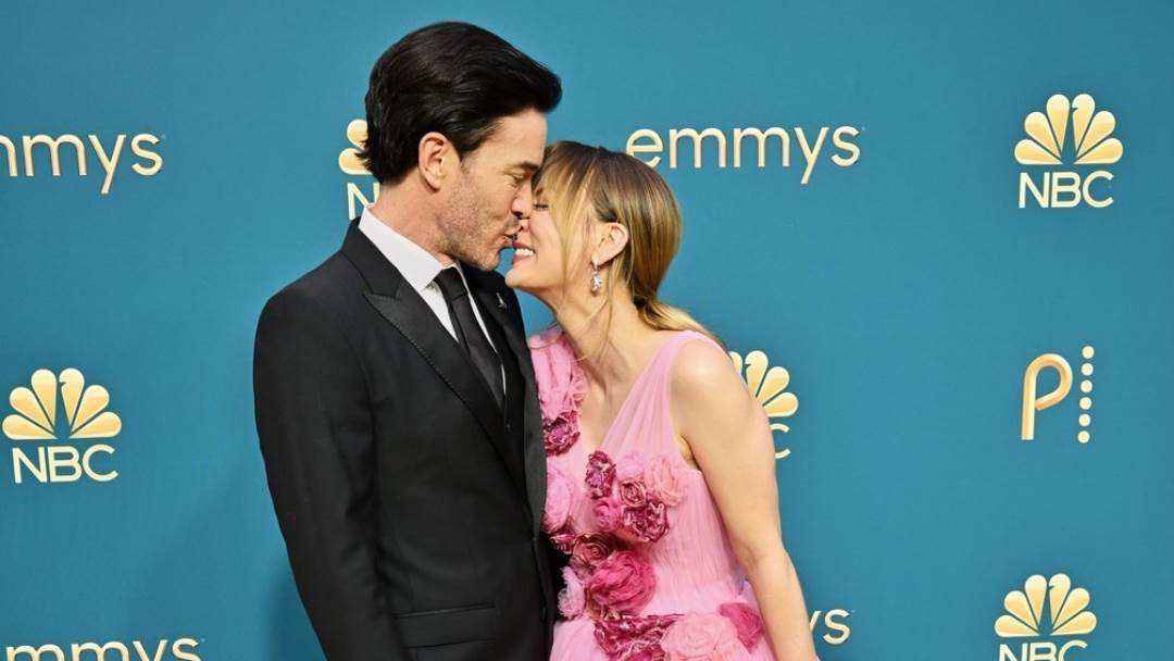 Kaley Cuoco i Tom Pelphrey