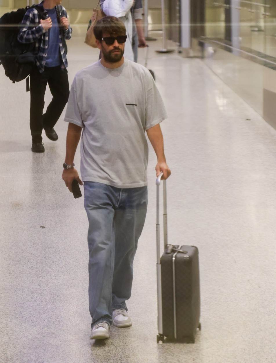Gerard Pique na aerodromu