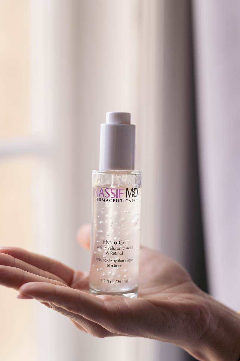 Hydro Gel With Hyaluronic Acid And Retinol .jpg