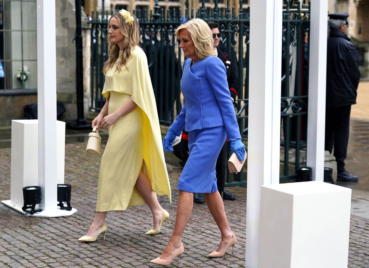 Jill Biden i Finnegan Biden na krunidbi kralja Charlesa