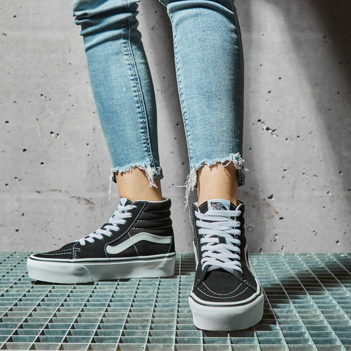 vans-ua-sk8-hi-platform-2-0-zene-tenisice-crna-vn0a3tkn6bt1.jpg