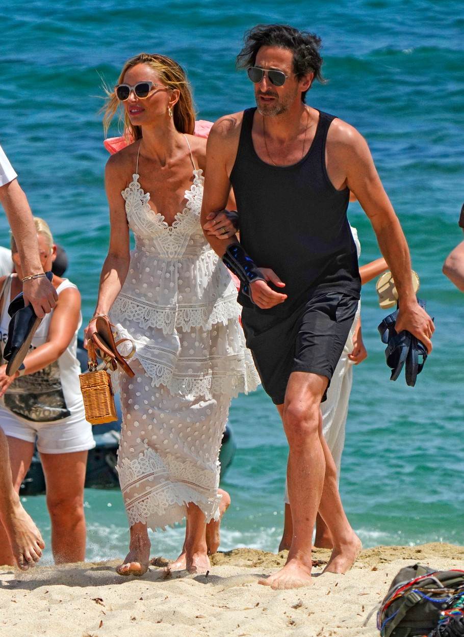 Adrien Brody i Georgina Champan na ljetovanju