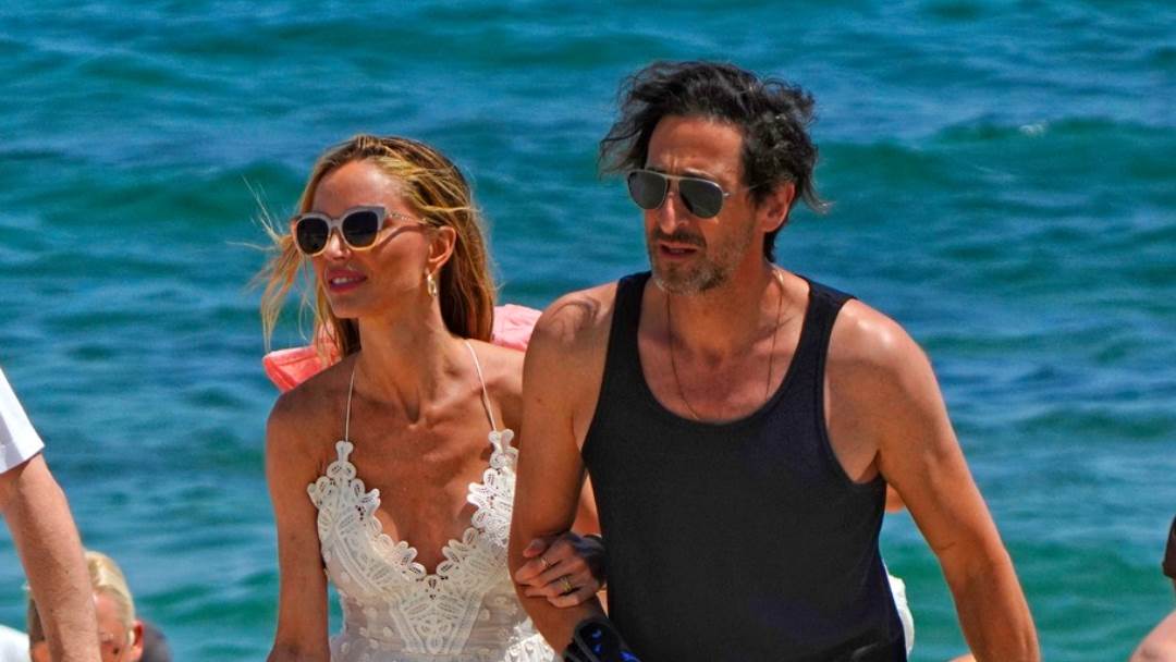 Adrien Brody i Georgina Champan na ljetovanju u St. Tropezu