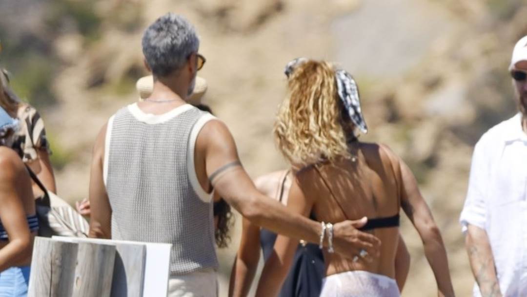 Rita Ora i Taika Waititi na Ibizi