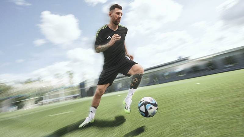 adidas Messi_Photo01.jpg