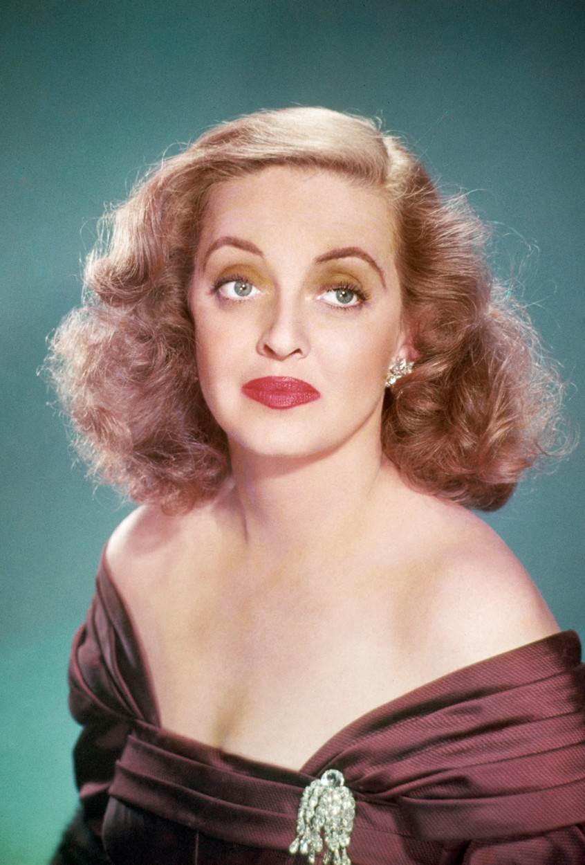 Bette Davis imala je turbolentno djetinjstvo.