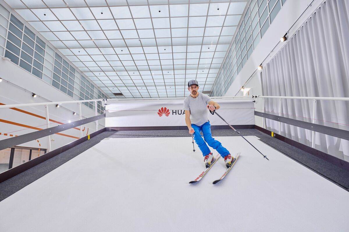 Ski simulator area-Skiing.jpg