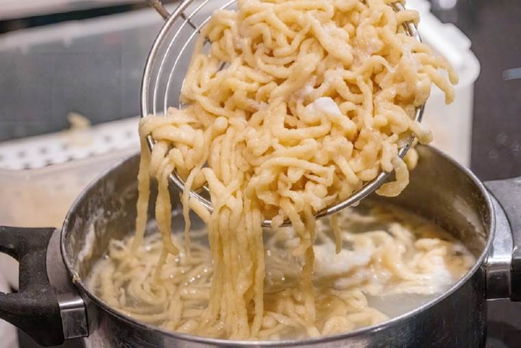3 recepta za domaću tjesteninu - špecle, trganci, krpice sa zeljem