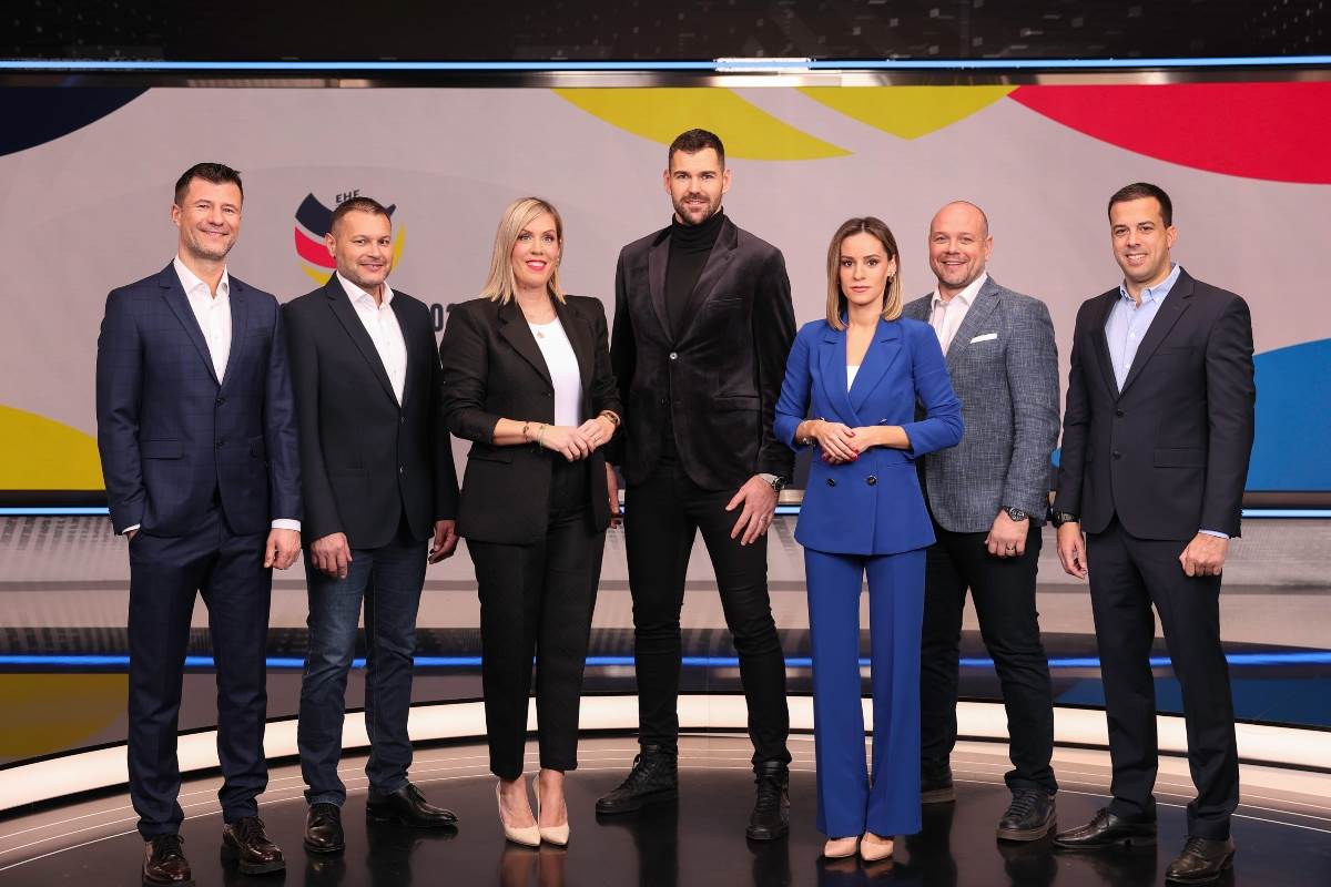 Marko Vargek, Niksa Kaleb, Maja Ostro Flis, Jakov Gojun, Ines Goda Forjan, Goran Sprem i Filip Brkic.jpg