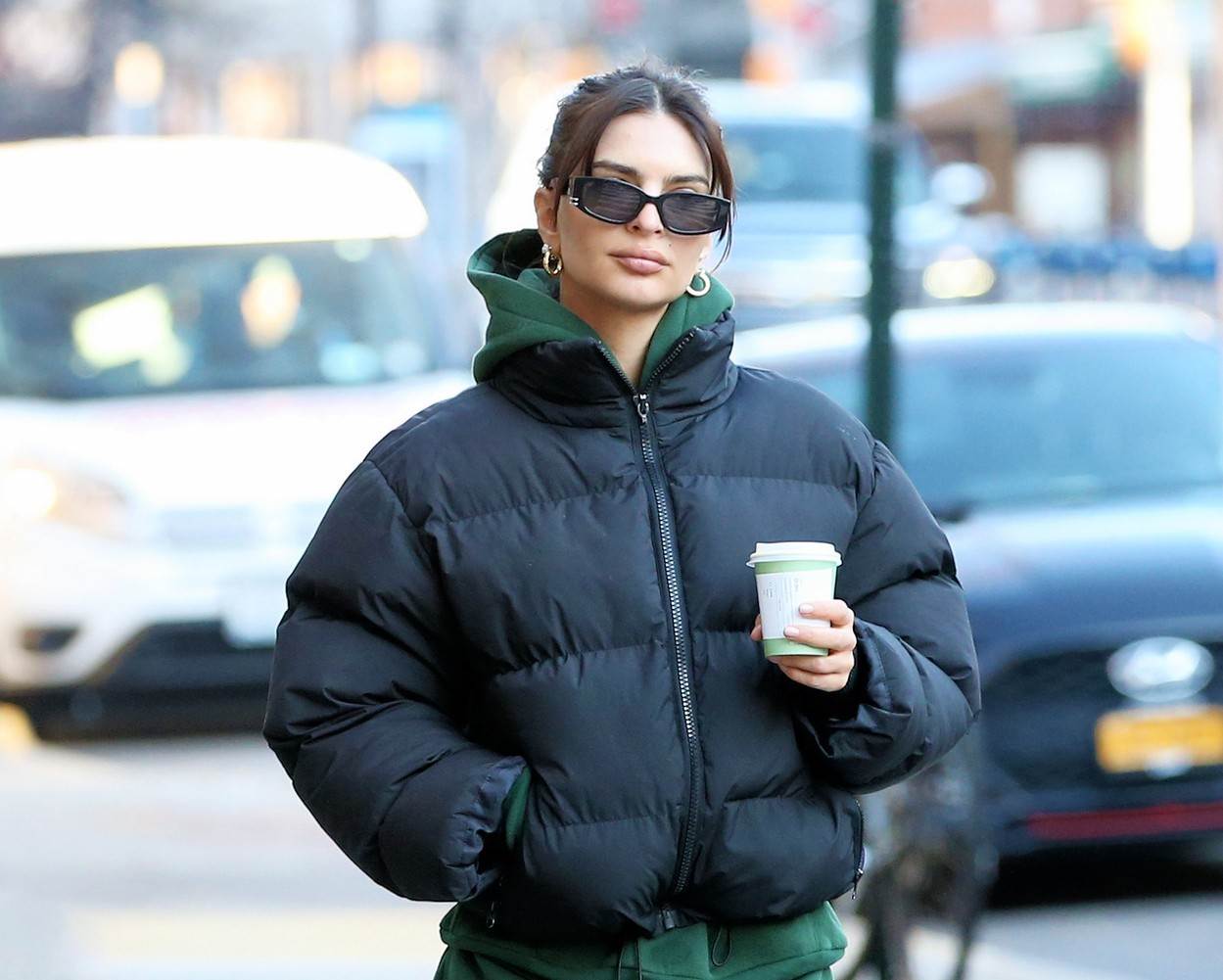 Emily Ratajkowski puffer jakna