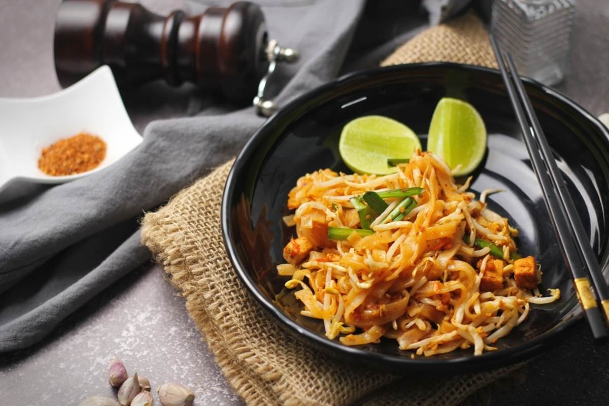 shutterstock_pad thai.jpg