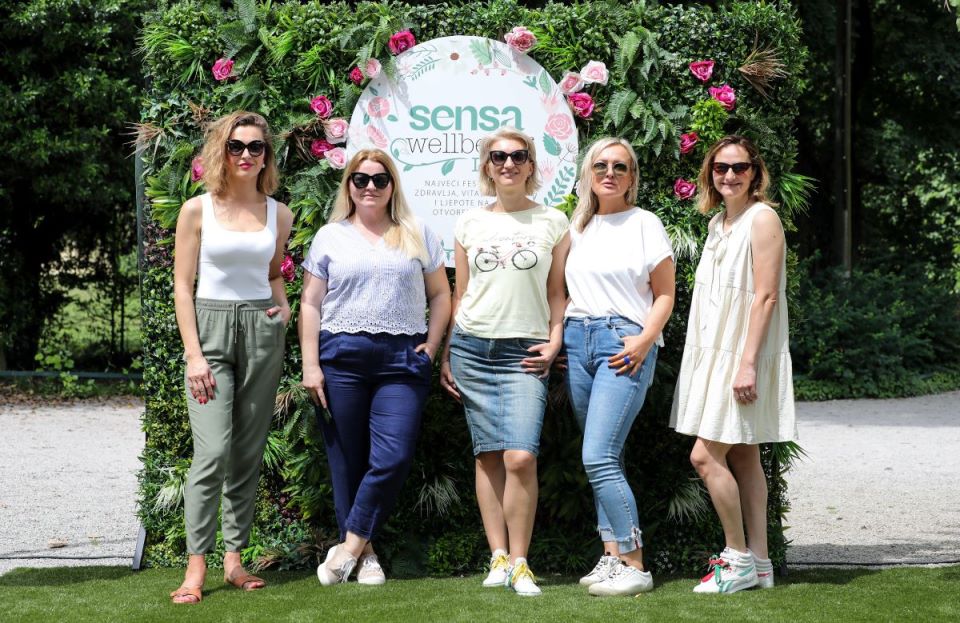 Marina Živković, Andrea Bolješić, Vlatka Vužić, Jasminka Čorba i Maja Vacek.jpg