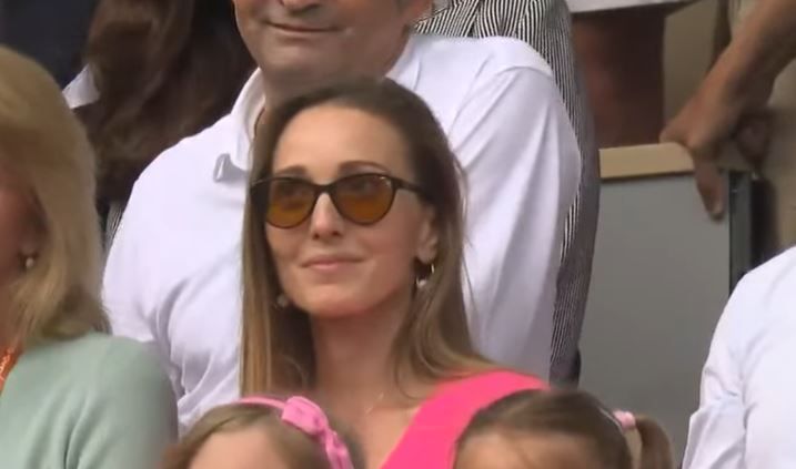 JELENA ĐOKOVIĆ PROŠETALA SARAJEVOM: Mnogima za oko zapela njezina torba koja košta 1000 eura