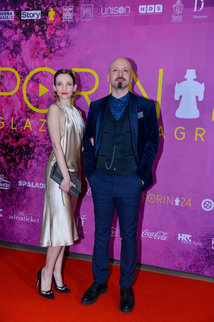 ŠTO SU POZNATI ODJENULI ZA PORIN Od elegantnih haljina do casual izdanja