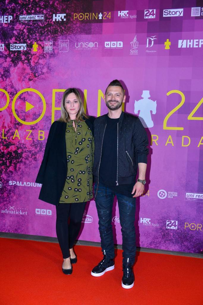 ŠTO SU POZNATI ODJENULI ZA PORIN Od elegantnih haljina do casual izdanja