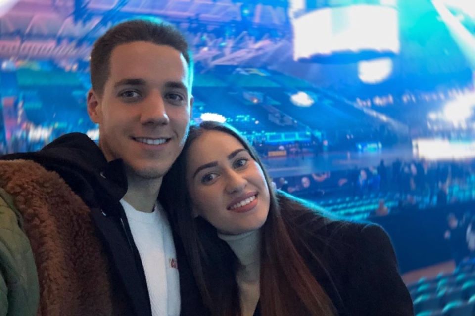 Mario Pašalic u šetnji sa suprugom i kceri