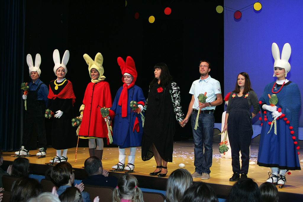 Lejla Filipović sina Armana upoznala sa zečicom Miffy