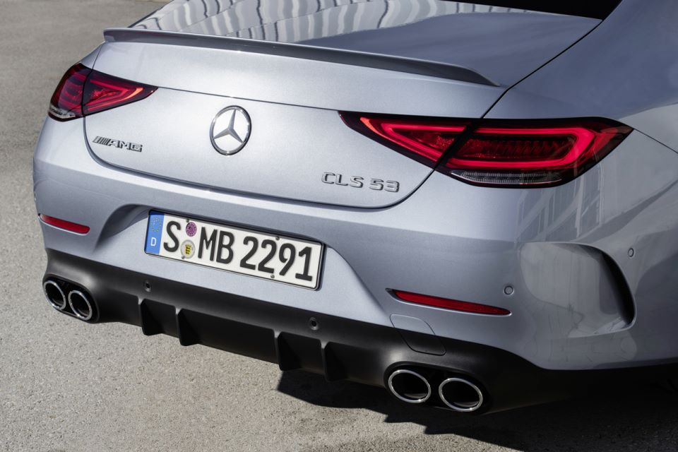 MERCEDES CLS: Uz automatsko parkiranje može sam zakočiti ako vozač ne reagira