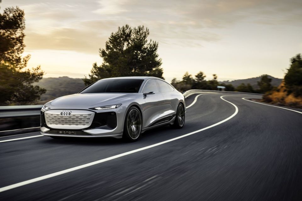 AUDI A6 E-TRON CONCEPT: Brzo punjenje snagom od 270 kW, uz doseg veći od 700 km