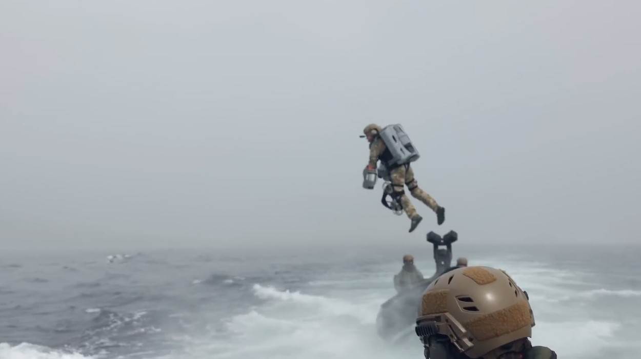 JETPACK DEMONSTRACIJA Marinci će ovime gusarima utjerati strah pod kožu
