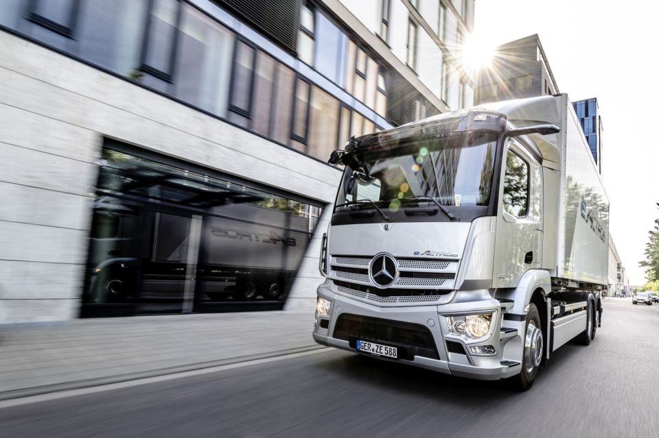 SVJETSKA PREMIJERA Mercedes-Benz eActros prelazi na struju 400 kilometara