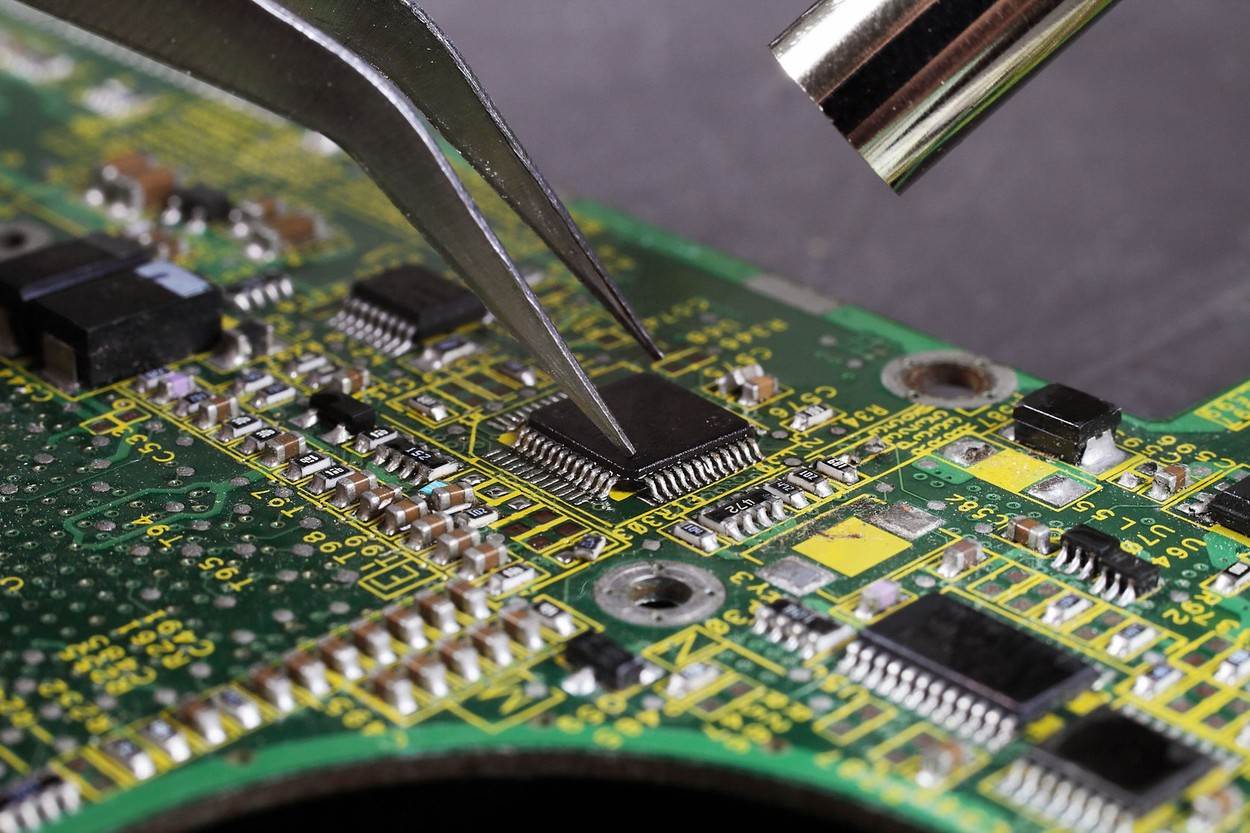 ŽELE BITI NEOVISNI O AMERIKANCIMA Ulažu u stručnjake i znanje o čipovima