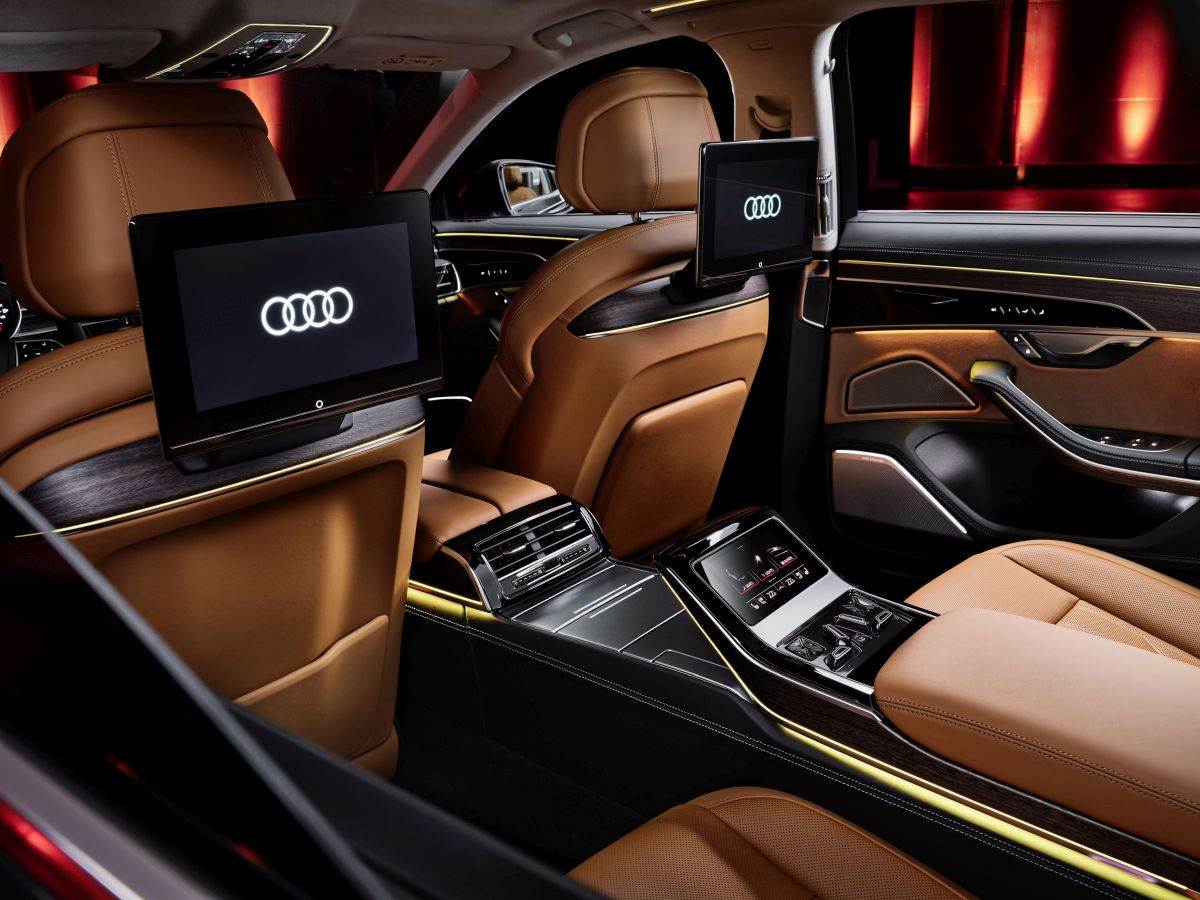 Audi A8L (5).jpg