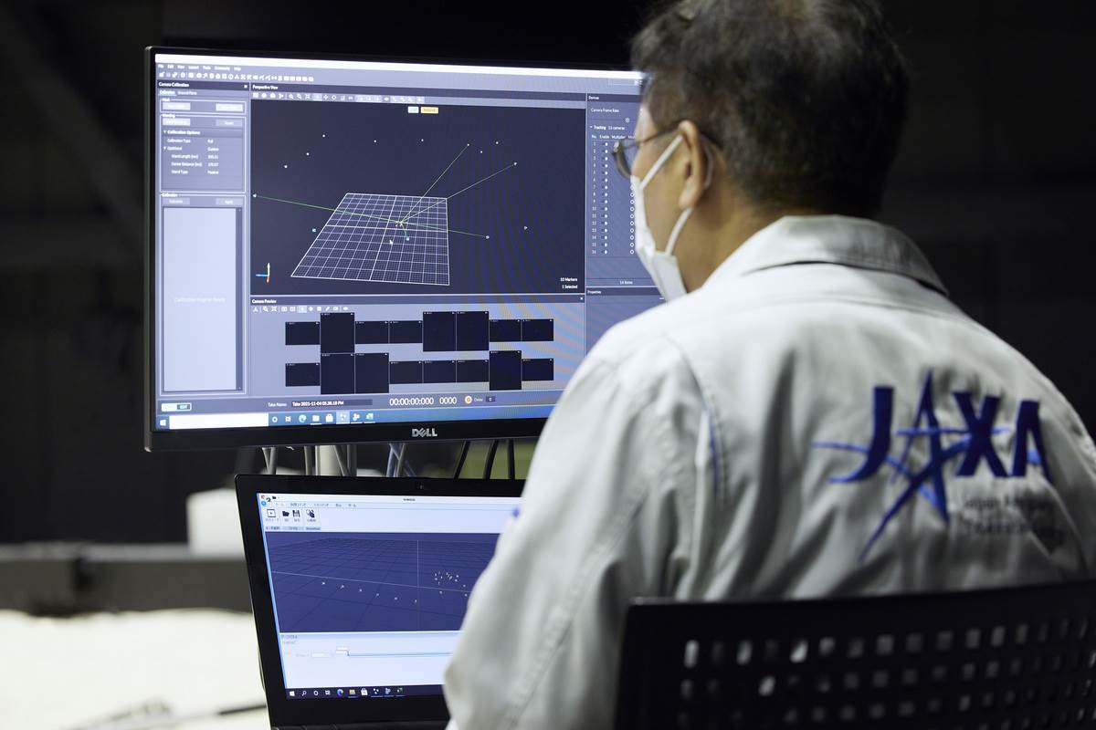 Nissan Moon rover (1).jpg