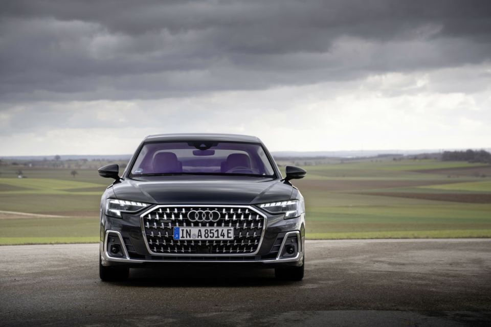 Audi A8 (10).jpg