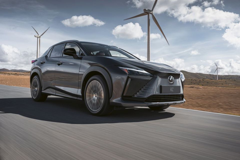 Lexus RZ 450h (11).jpg