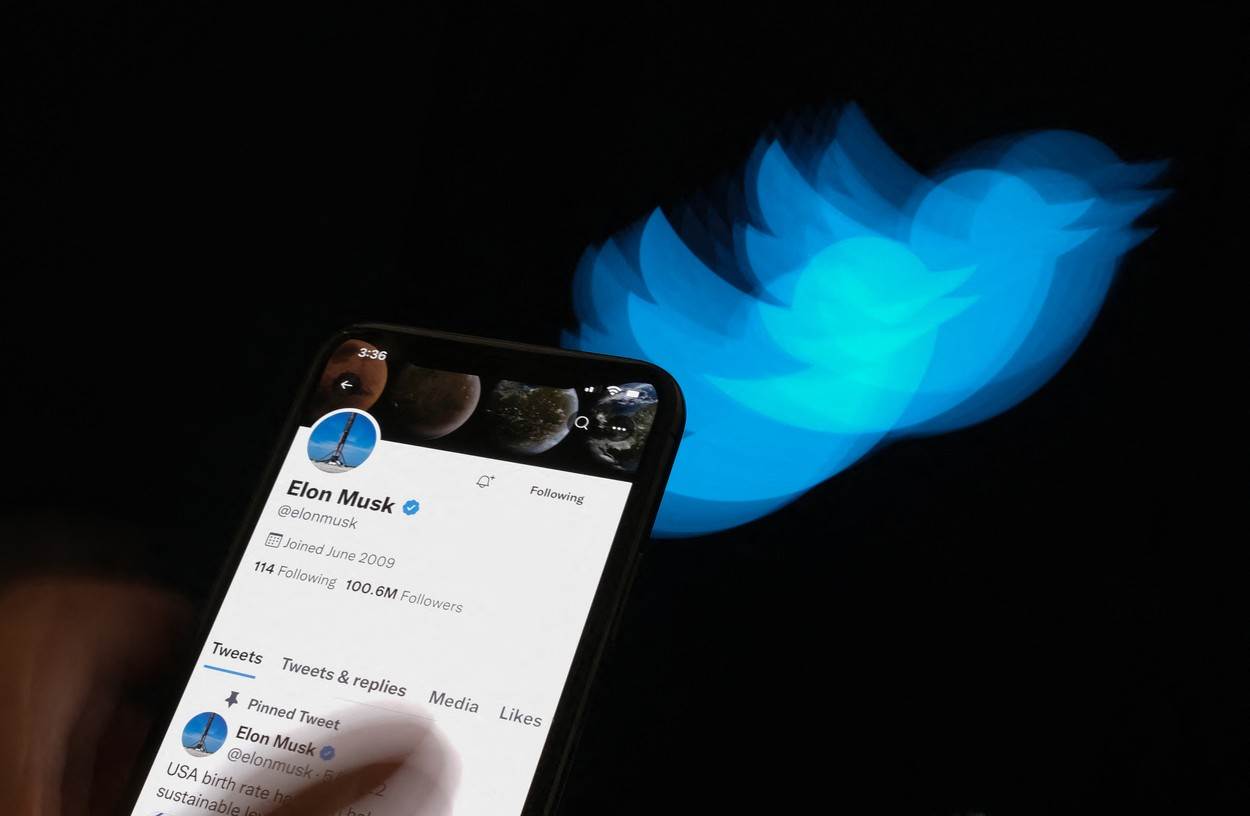 ELON MUSK SE (IZGLEDA) PREDOMISLIO: Ipak kupuje Twitter?!